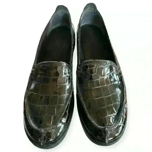 Stuart Weitzman women’s croc embossed Chunky Sole Slip-On loafers size 6.5 - Picture 2 of 6